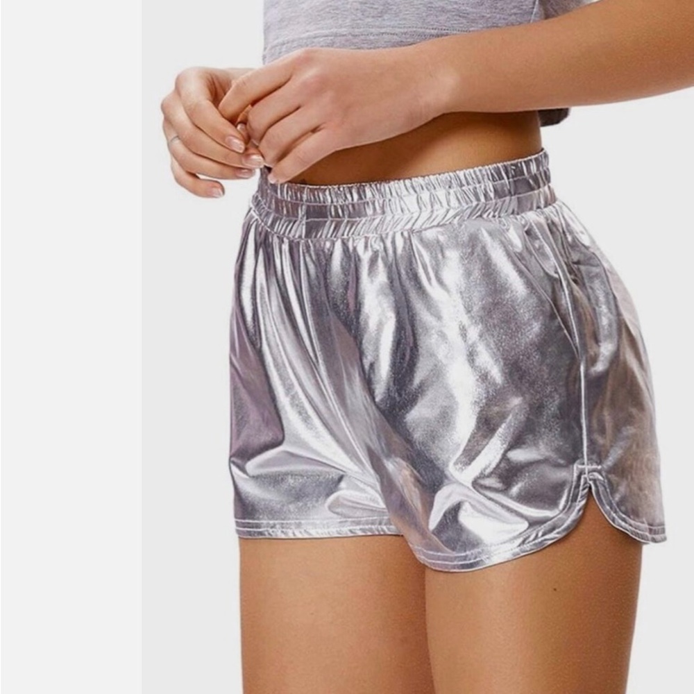 Kate Kasin Women’s Elastic Waist Shiny Sexy Metallic Shorts Size Medium